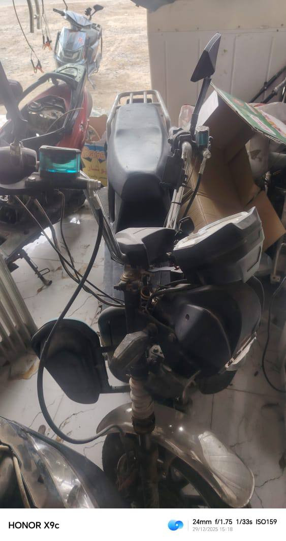 السلام عليكم ورحمة الله وبركاته
دراجة جابة صاحبة تصليح قبل ٣اسابع تقريبا  كال الصبح اجيب حساب واجي اخذه ومرجع بعد يمي بالمحل وكال من حي الزهور  خلي يراجعني ياخذه 

التواصل مع صاحب المحل: ***********

عنوان محل  سايدين حديثات الي يطلعن على زوبعي اسم محل( اضواء العامريه)

ملاحضه:🔻اسبوع من تاريخ نشر هاذه المنشور يسقط حق المطالبه في الدراجه وشكراً...
