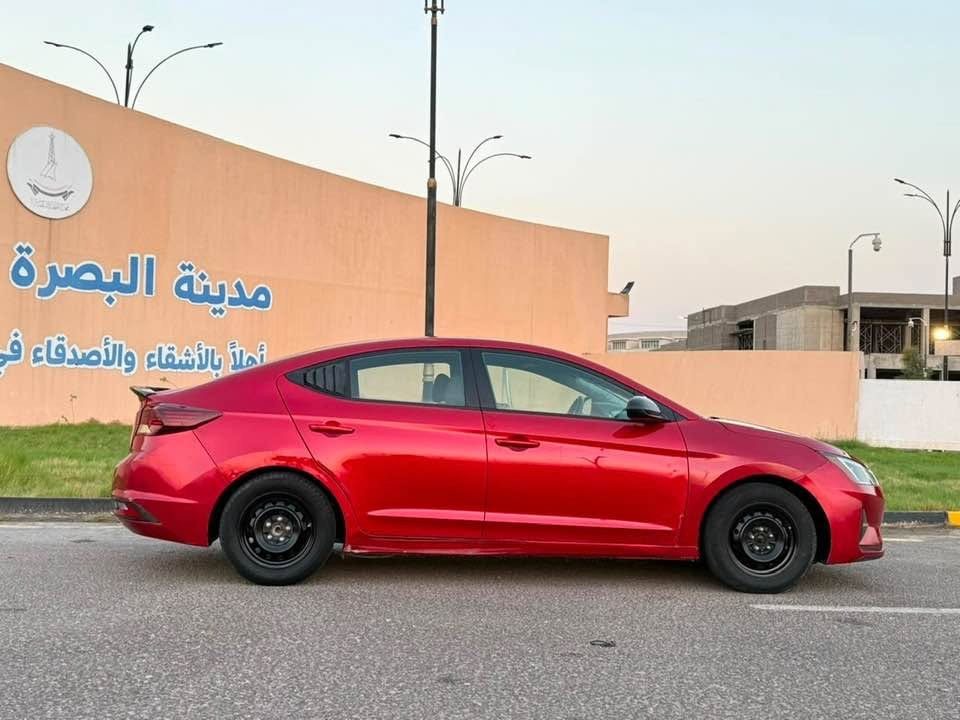 السلام عليكم 
النترا موديل 2020 رقم اربيل الجديد سنويه جديده. امريكي. ضررها جاملغ وبنيد.  محرك 2000 دوش.  جاهزه السياره. شاشه كامرة حساس تحكم ستيرن دواخل عسلي
مكاني البصره

***********
