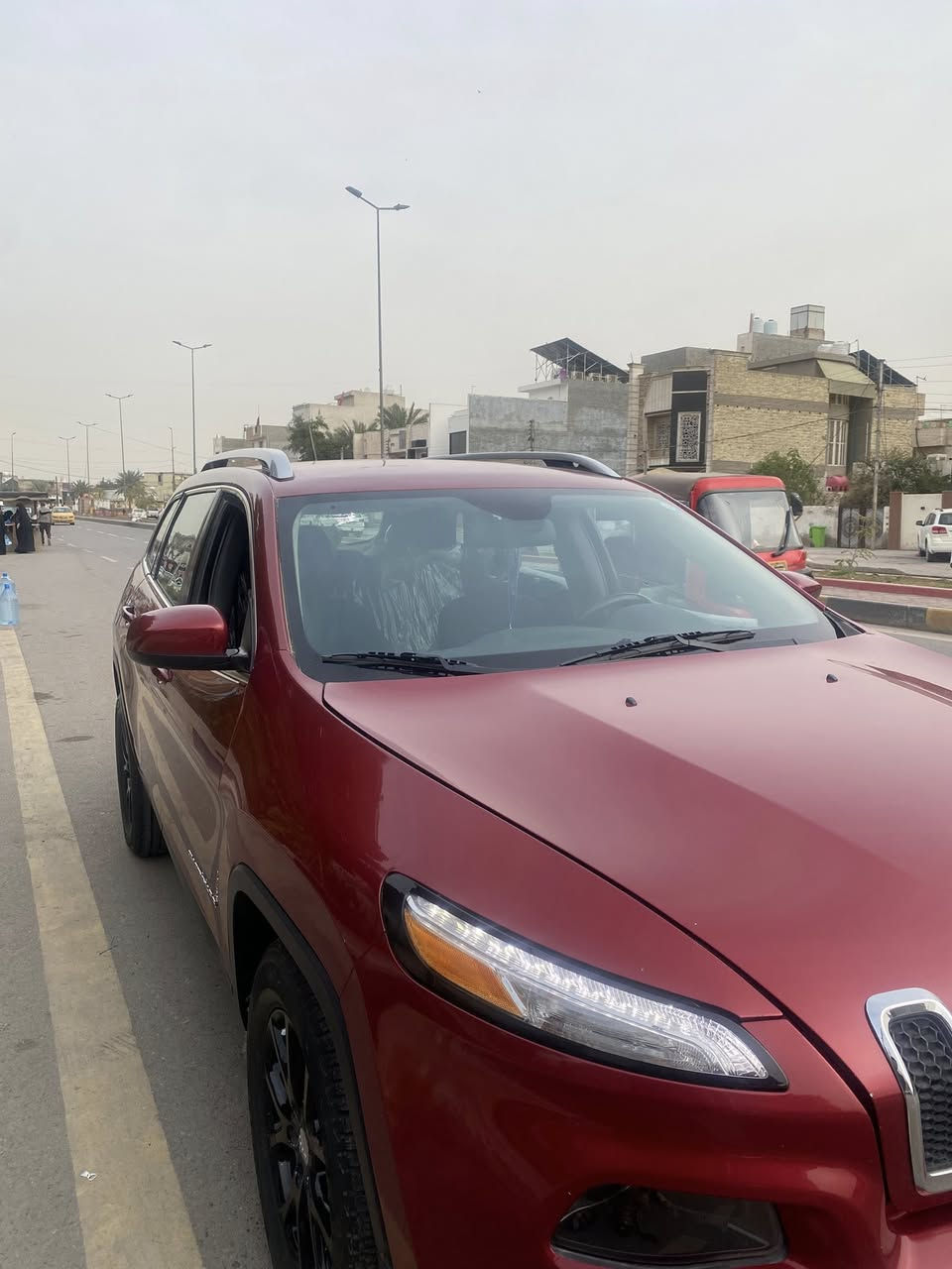 سلام عليك البيع او مروس جيب بزون ٢٠١٧ ضربته جاملغ وبنيد.  ٦ سلندر رقم بغداد دولي بسمي كير محرك تبريد صدر مكفول مروس عادي يرسلني وتساب ويدلل ***********
