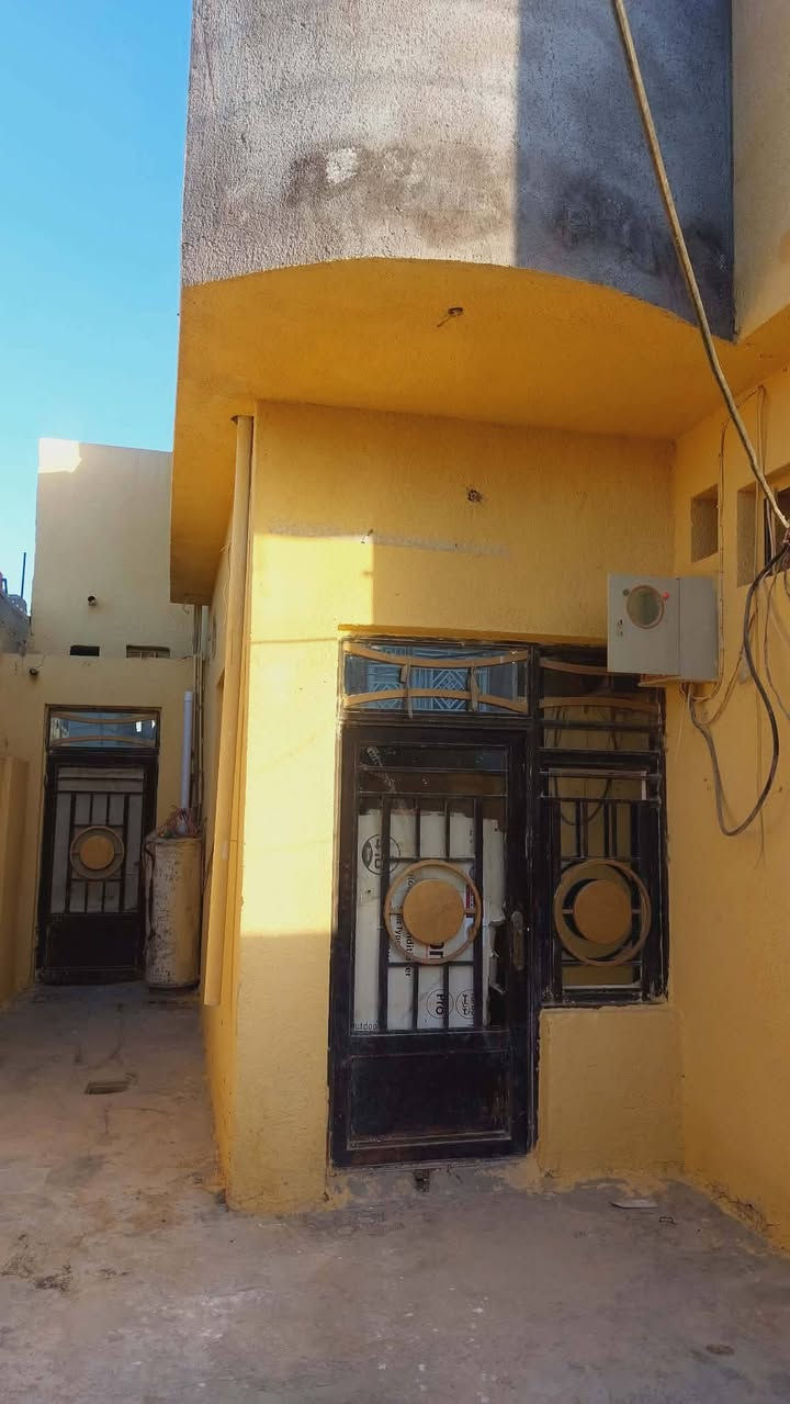 الدار اللببيع مستعجل.  بيت 200 متر طابو صرف  بناء حديث درجه أولى منطقه حلوه مرتبه بناء طابوك جمهوري صب مركزي بناء طابق واحد  غرفتين. واستقبال. وصاله. مطبخ. وصحيات داخليه وخارجيه. وبي ساحه.  كربلاء. حي النضال. ***********  اني صاحب البيت  سعره 130  ومطلوب عقار اقل م̷ـــِْن 15    نقد 115سعر
