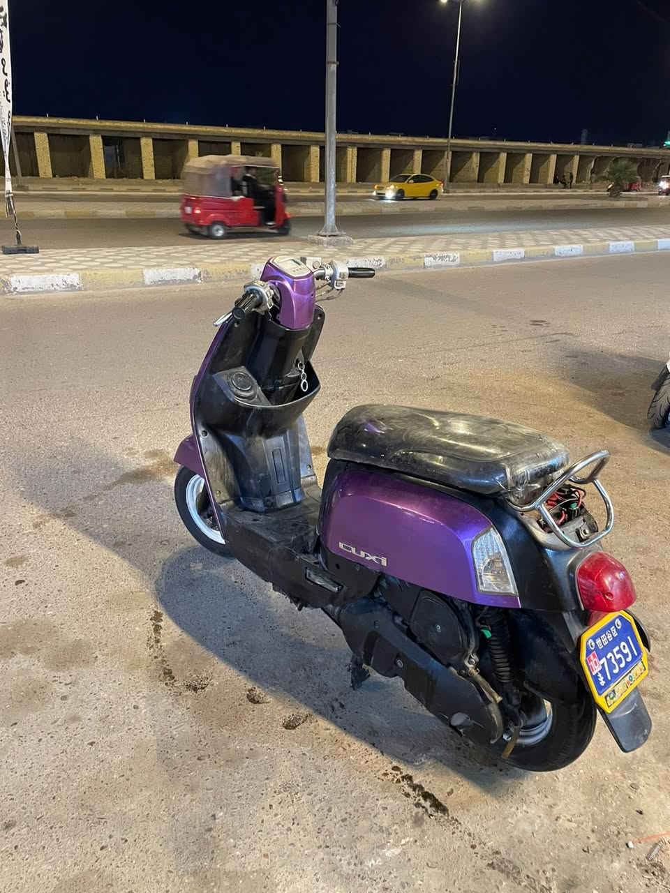 السلام عليكم ماكس بوليس نوزل
مكفوله ما مفتوحه ‏دراجة ￼ مكينتها ناعمة ￼ كهربائيات كلها شغالة دراجه عطلانه تشتغل سلولي بس ادوس بانزين تطفه ابيعها ع عطلها ما مفترغ الها الشراي تصل 
مكاني العرضات يم فلكة القاضي 
رقم ***********
