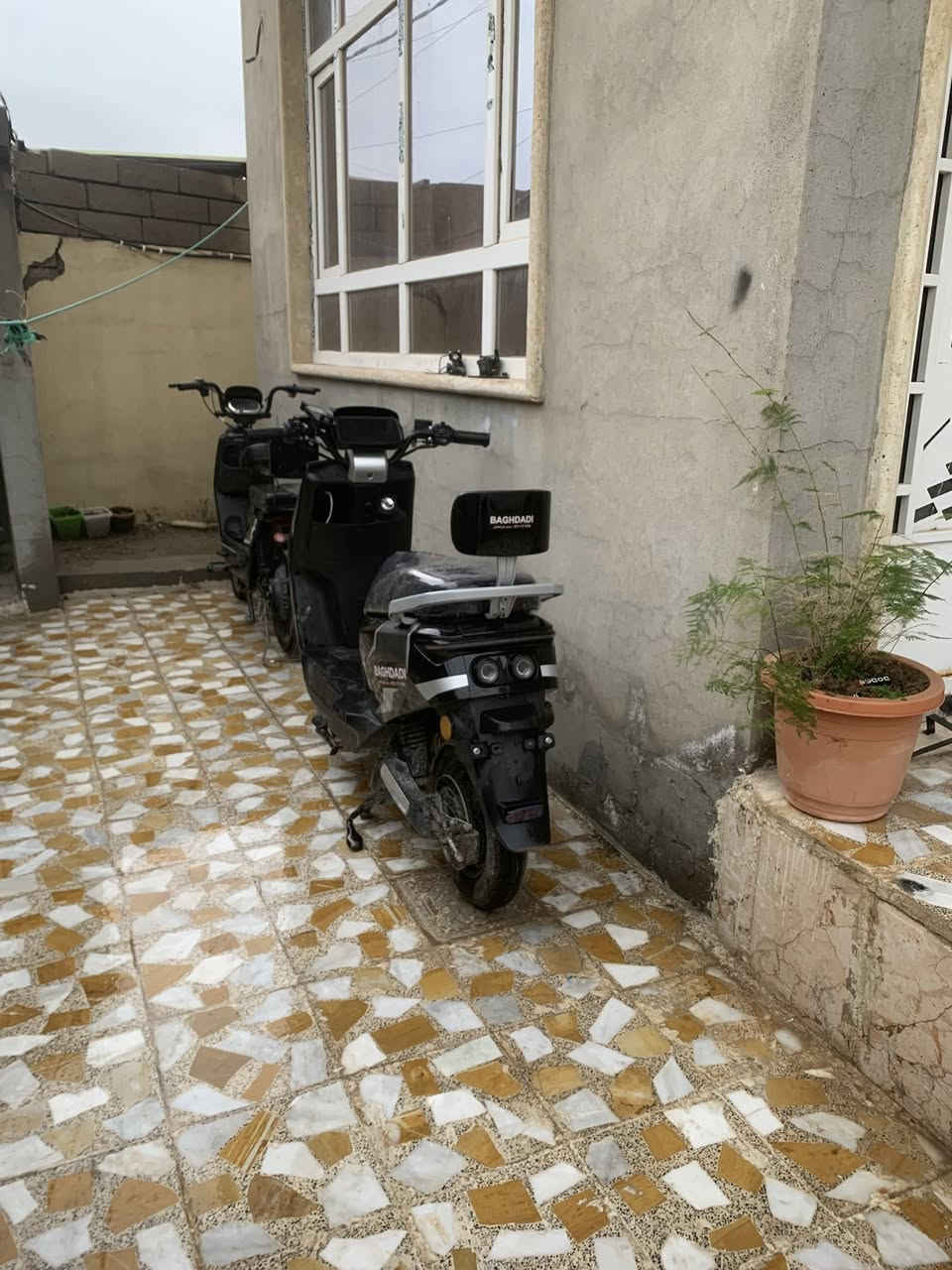 السلا عليكم. ماطور ٣١٨. للبيع.     مواصفات. معروفه.        مكاني. موصل. مزراع. زيونه. قرب. المرور.    رقمي. ***********.
