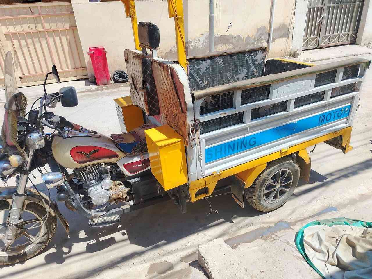 سلام عليكم ستوته للبيع موديل 21 محرك 25 رقم وسنويه كهربائيات كلها شغاله ستوته كفاله عامه تجي وتكلب بيدك ستوته مال جنااي السعر 3 مليون ستفسار والاتصال ***********
