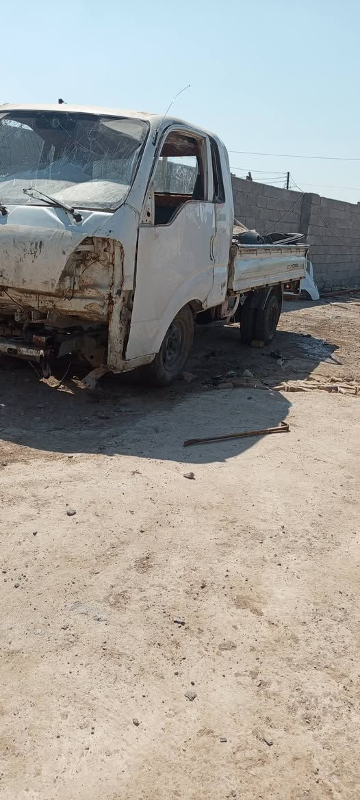 سياره مضروبه نبيعه تفصيخ بدون كير ومكينه الاستفسار 
‏‪***********‬‏السعر 17ورقه
