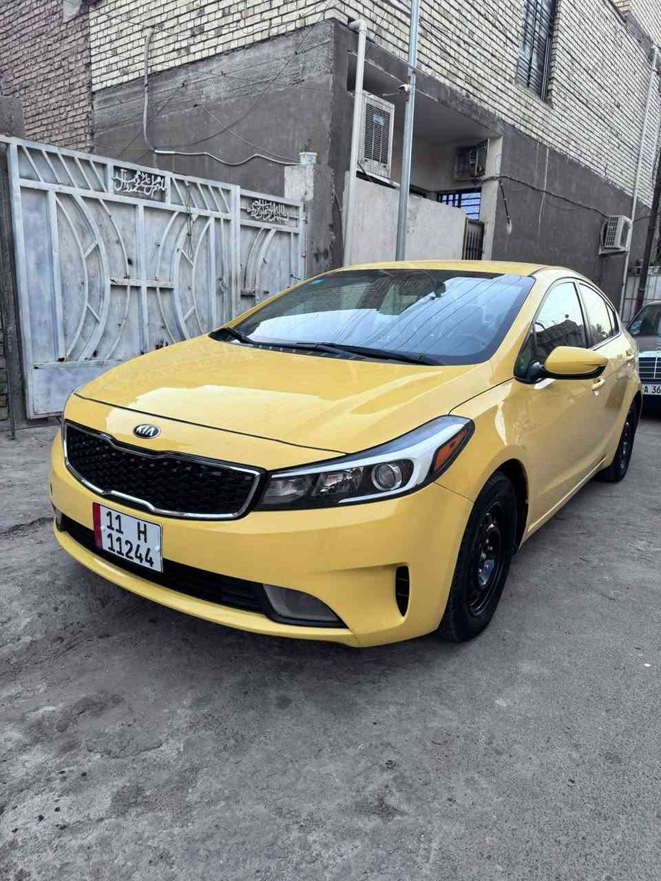 السلام عليكم للبيع كيا فورتي موديل 2017
وارد امريكي حادثها خلفي بل بك لايت لا تبديل ولا دواخل بدون ايرباك صبغه واحده 
السيارة جديدة بمعنى الكلمة 
مكينة 2000 دوش جديدة حاوية هسة مشدودة
صدر جديد تراي زيرو
تخم تاير جديد 
رقم بغداد مصفرة هيئة وغرامات 
السيارة بسمي 
سونار المندلاوي موجود بل صور 
ماشية 78
السعر 128 
العنوان بغداد مدينة الصدر


**إذا كنت صاحب هذا الإعلان وتريد حذفه لأي سبب، رجاءا أرسل رسالة إلى الدعم الفني**