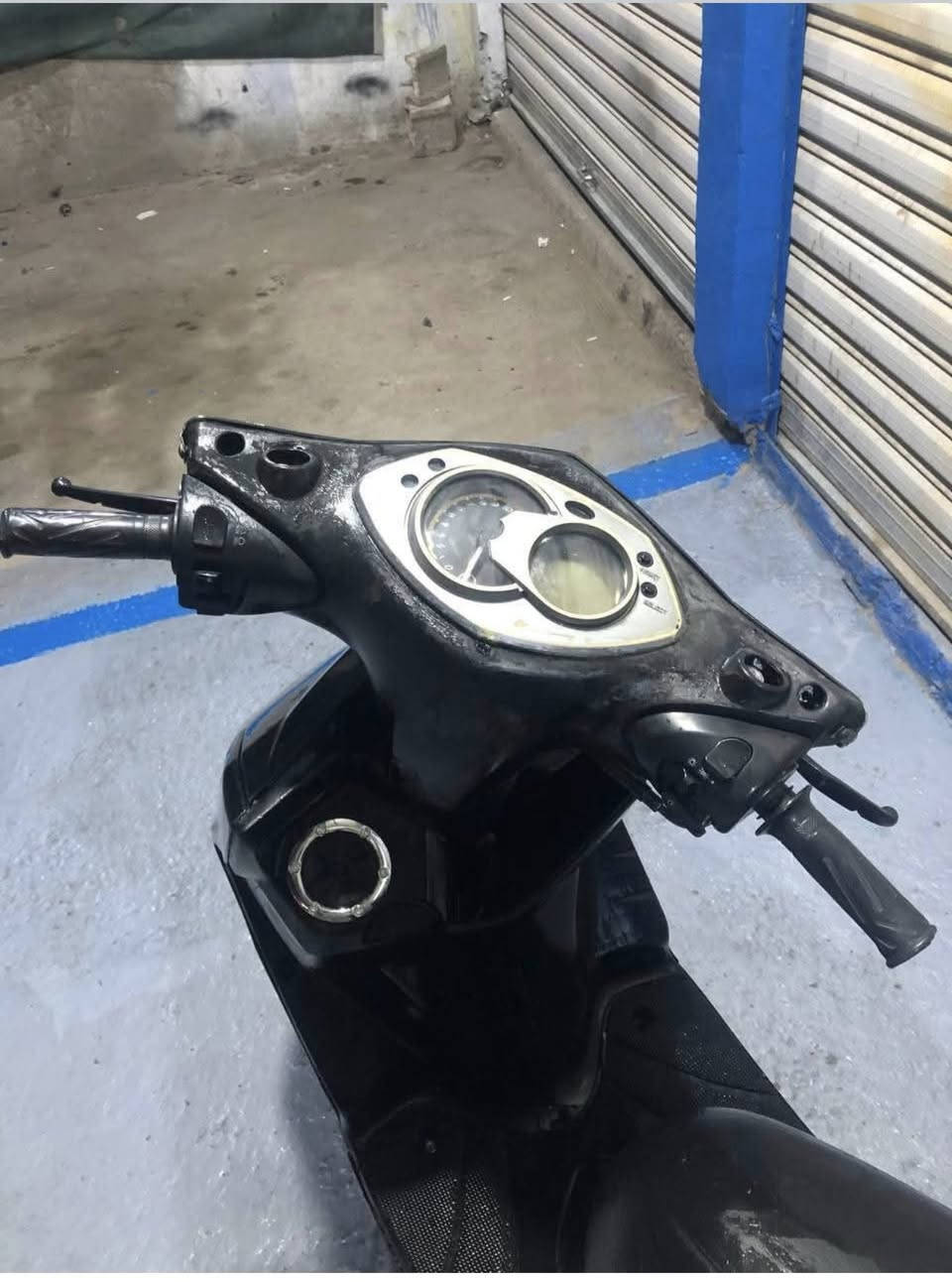 السلام عليكم
دراجه سكنس فحل شباب الدراجه مصوره بس البجم مشلوع هاي الصوره قديمه مكينته ناعمه وشلعه ومعدل 
وباتريه كاعد الدراجه رايده ب 550 وبيه مجال للطيبين 
للاستفسار ***********
بس واتساب راسلني ودلل
