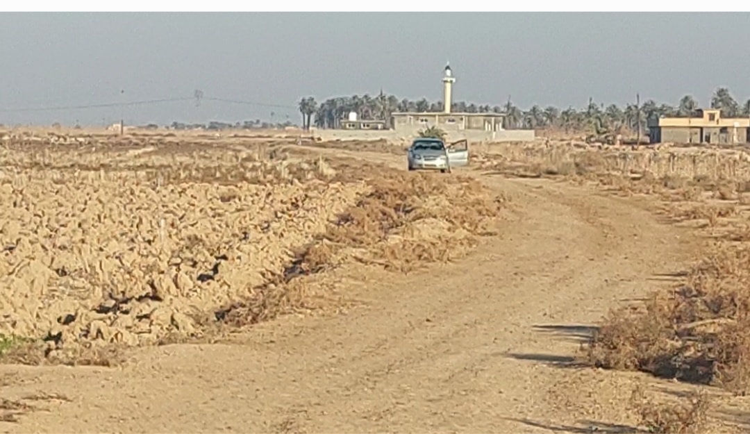 السلام عليكم ورحمة الله وبركاته اخوتي الأعزاء الاكارم 
اعلان(١٠٥) الصلاة على محمد وآل محمد. هي طاهرة للقلب
* ٢٥.دونم .ونصف . زراعي سند ٢٥ .طابو بعقوبة للبيع 
. تقع ع طريق خان بني سعد .محمد سكران .الطريق المؤدي إلى خان بني سعد .بعقوبة . تبعد عن الشارع العام التبليط ١ كيلو . فيها ٣ طرق للدخول عليها . ماء زرع فقط . مراشنة
سعر الدونم (١٠) مليون للدونم الواحد. وفيها مجال للتفاوض. من يرغب في الشراء يتصل بي او عبر المراسلة .وتساب (***********) او عبر الصفحة ماسنجر 
اخوكم ابو مهدي العامري.  المراجعة في مكتب العامري للوساطة العقارية.  الواقع في نفس الشارع . بعد المقبرة ٢ كيلو.  ولكم مني كل التقدير والاحترام. 
 من يرغب ابعث له الموقع الخاص في المكتب
