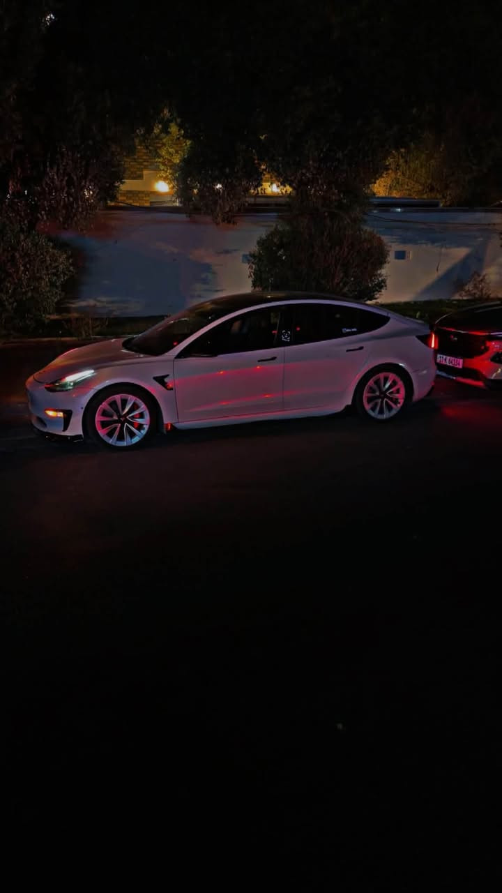 Tesla model 3 dul motor long rang
2022 ✅

 

تسلا دبل ماطور لونك رينج ✅

الحادث : قطعتين تبديل + قطعه وحده صبغ ✅

الايرباك راجع سستم ✅

بدون شاصي✅

السياره اونلاين ✅

سنويه وهزه جديد ب اسمي تحويل ثاني يوم ✅

—————-

داخل فورجد ✅

ستاند شاشه متحركه ✅

LED شاشه متعدد الالوان ✅

LED على الابواب والدشبول ✅

ضبابيات ترحيب ✅

بيها اشتراك معرفه الازدحامات ✅ 

شحن لاسلكي في الشاشه ✅

السياره عليها كت كامل 
—————————————-
لحيه ✅
دفويزر✅
دوسات جانبيه ✅
كفرات مري ✅
كفرات كامرات✅
حواجب لحيه اماميه ✅
سكوبات خلفيه ✅
——————————————-
سياره بل واقع لعابه ما شاء الله نصبتها تخبل ✅✅✅

وكل هذا سعرها بلااااشششش 

153 وبيها مجال للشراي 

متواجد فقط واتساب واتصال 

***********

مكان السياره  / بغداد - حي العامل

غير متواجد في الفيس ❌
