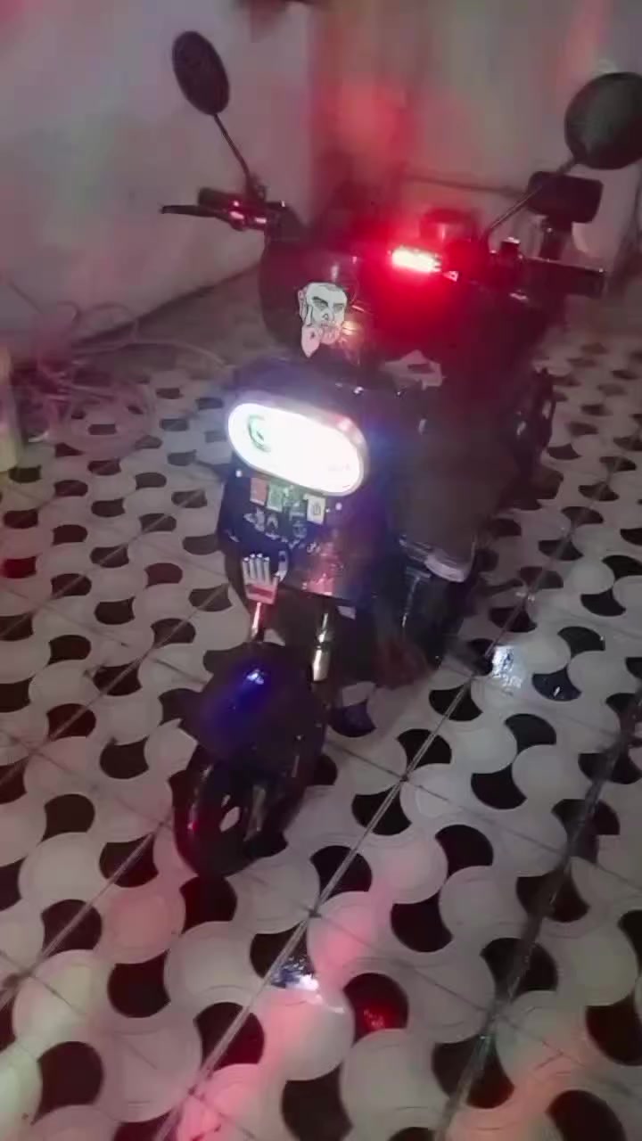 دراجة شحن حجم 16
مابيه أي عطل السعر خاص 
رقم ***********
