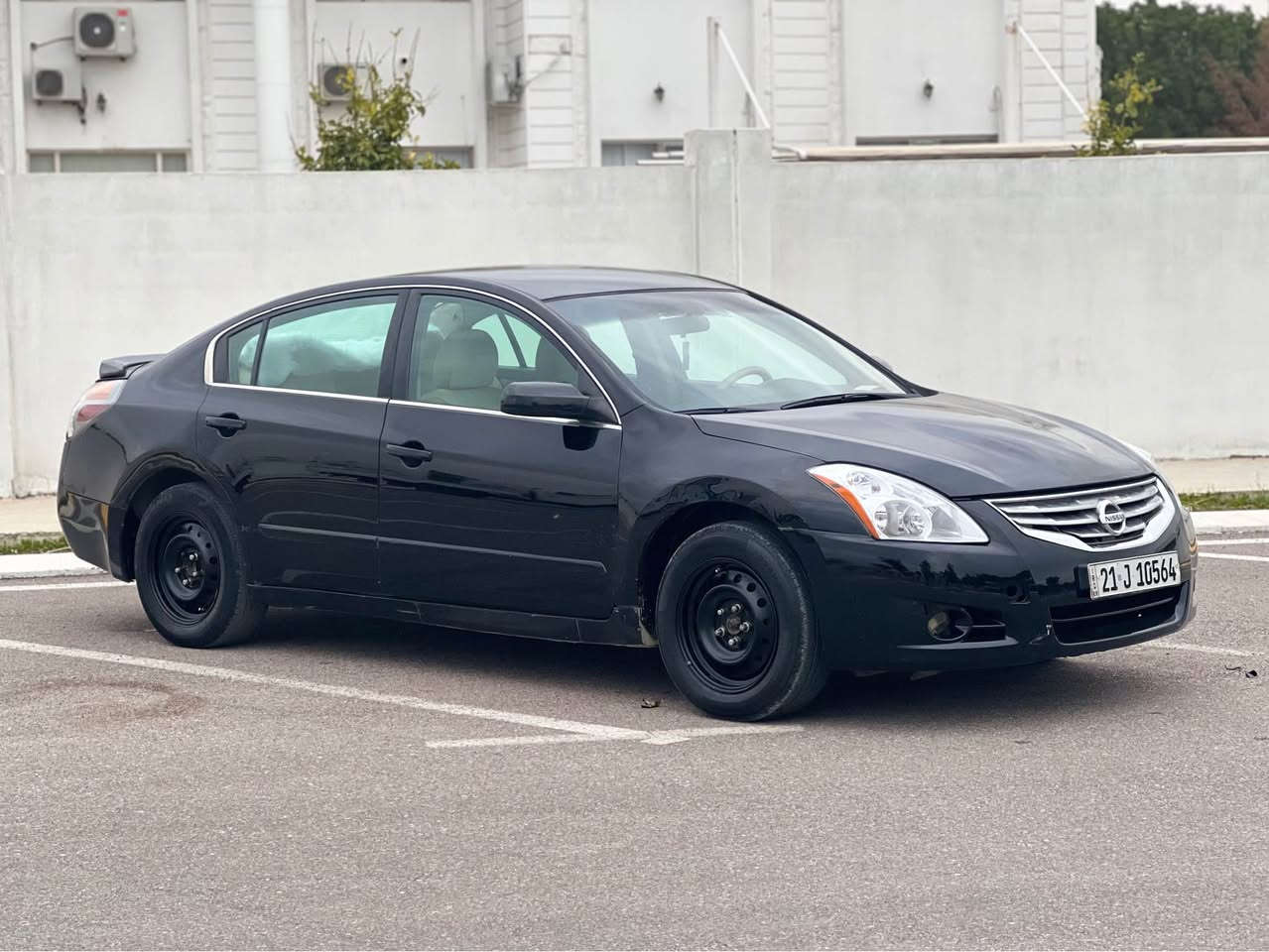 نیسان ئاڵتیما مۆدێل ٢٠١٢ خلیجی  
ڕەنگی ڕەشی قەترانی  پارچەو نیوێك سبوخی هەیە بێ لێدراو سۆنەریم داناوە ڕەقەموو سەنەویو سەدرو گێڕو مكینەی تازەیە بەشەرتی تحویل غرامە 
شوێن كلار
سعر  ٩٥$
ژ.م   *********** واتس ئاپ  ڤایبر كالار, السليمانية
