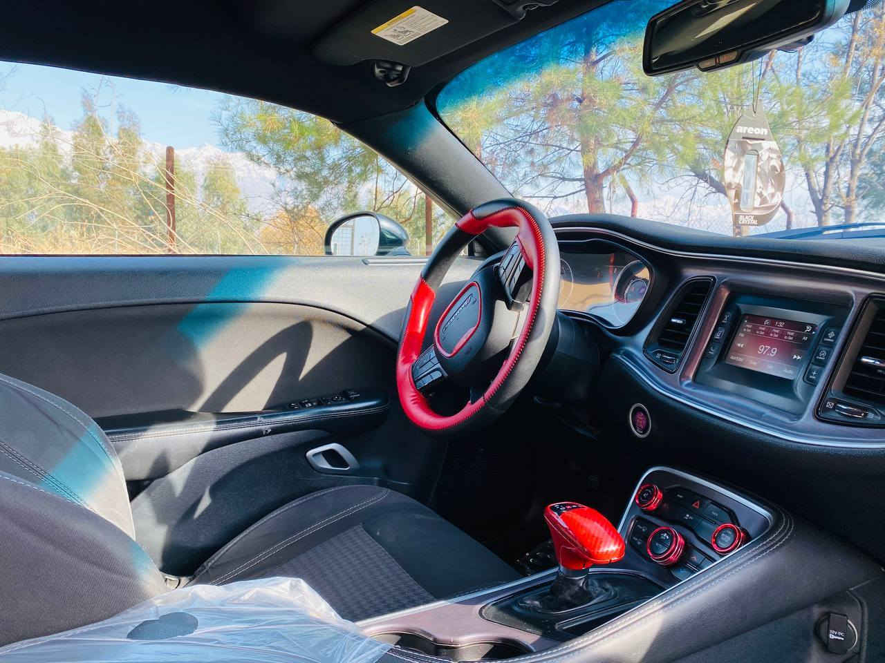 دۆج چاڵنجەر sxt مۆدیل ٢٠١٦ساقە نە موسە نە براوەکامل بۆیاخی دوبەیە لەسەر ساقی بۆجوانی بۆیاخ کراوەتەوە کراوە بە چیمەن توی سەیارەکە نمونەیە لەجوانی کامل حەمام و پۆڵش کراوە پیش و دوای کەپسە بۆ یەک دینار مەسرەف مەگەری یەک خەلالی بجوک بدۆزەرەوە یەک گەلا بشکینە لە رەسمەکان جوانتر نەبو مەسرەف جیت کردوە ئەت یەمەوە بەشەرت ئەی فرۆشم لە هەمو شتیکی را ئەبینم سەیارەکە دەبل ئەکسل نییە واتە مەرخوبە تاک ئەکسلە وایت بۆدیم بۆ داناوە
***********

*********** حلبجة, السليمانية
