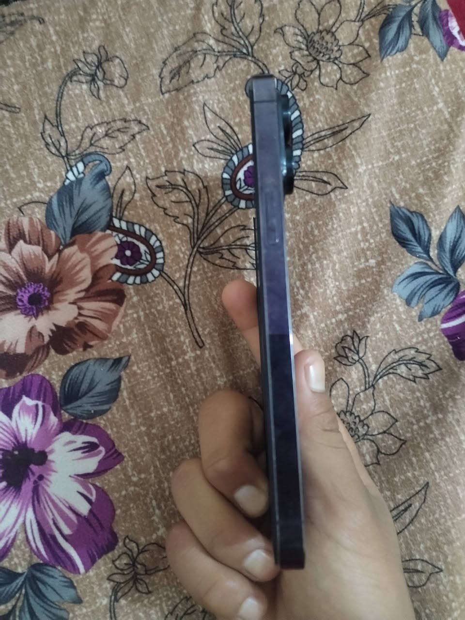 السلام عليكم 
للبيع ايفون 14برو ماكس بطاريه 84كله بلادي 
***********
