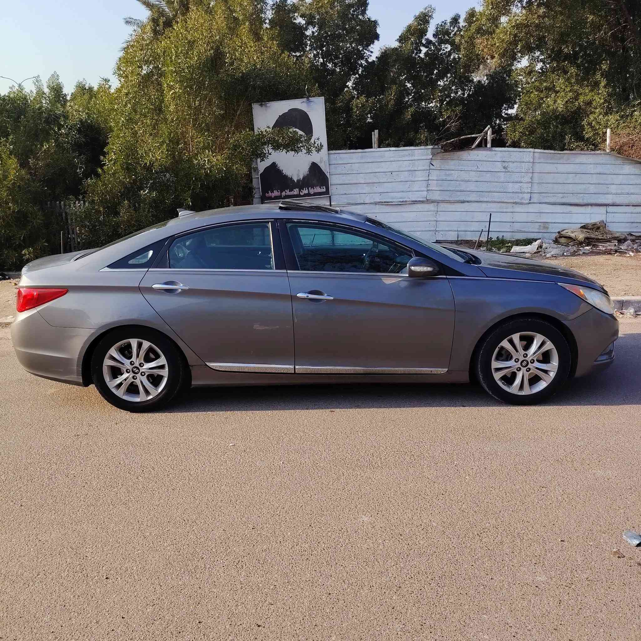 سلام عليكم سوناتا مديل 13 كلين
وارد امريكي فول مواصفات لمتد مكينه 2400
فتحه بصمه كشنات كهرباء جلد وتبريد وتتفئه
يدات كروم تبريد منفصل تبريد خلفي
ماشيه 130الف  مكينه مامفتوحه كير ممفتوح
مكينة كير حداديه فوال سياره جديده استخدم شخصي
عنواني بغداد الامين السعر 105$ 
***********
