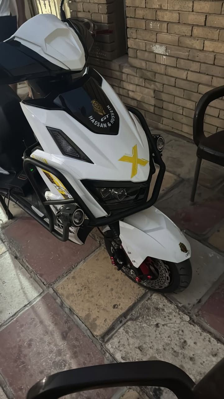 سلام عليكم سكنس gt 2025 شحن صار شهرين يمي 6بطاريات بعدهن شركه بطاريات 6مسطرة     السرعة:110            90حقيقي.                 تمشي بل شحنة الوحدة 50كيلو.                           الشاحنة اصلية الدراجة مال معرض حسن وحسين السعر:مليون و50 وبيها مجال للشراي الرقم:***********
