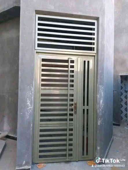 سلام عليكم تفصال باب شبابيك حديد تركي ثقيل 2ملم متر 75لف وذ فريم موجود 60لف حديد ثقيل ***********واتساب ناصرية
