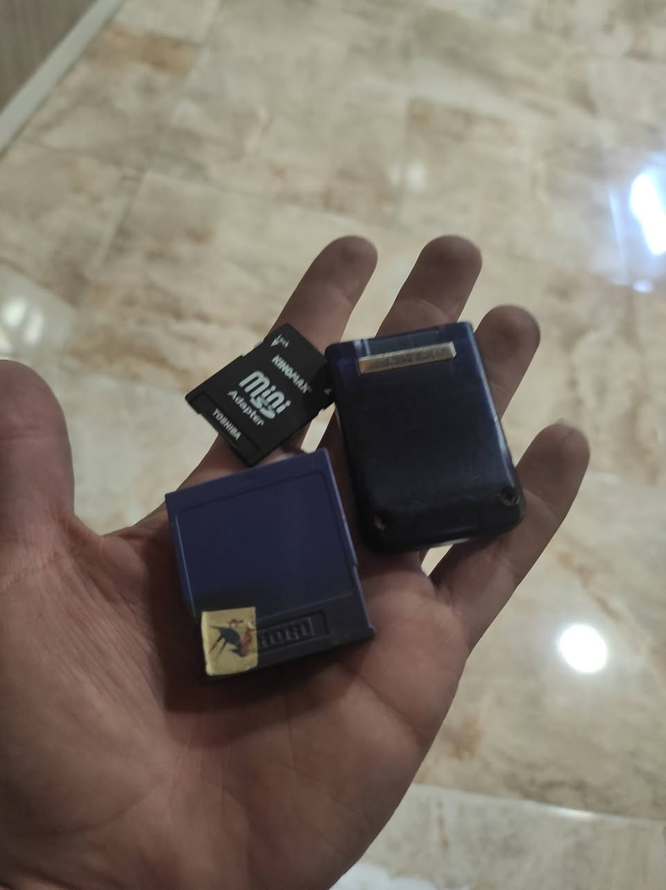 متاح رام نينتاندو وي مهكر كامل .  ميموري كيم كيوب قطعتين . سعر الكال 20الف قفل


**إذا كنت صاحب هذا الإعلان وتريد حذفه لأي سبب، رجاءا أرسل رسالة إلى الدعم الفني**