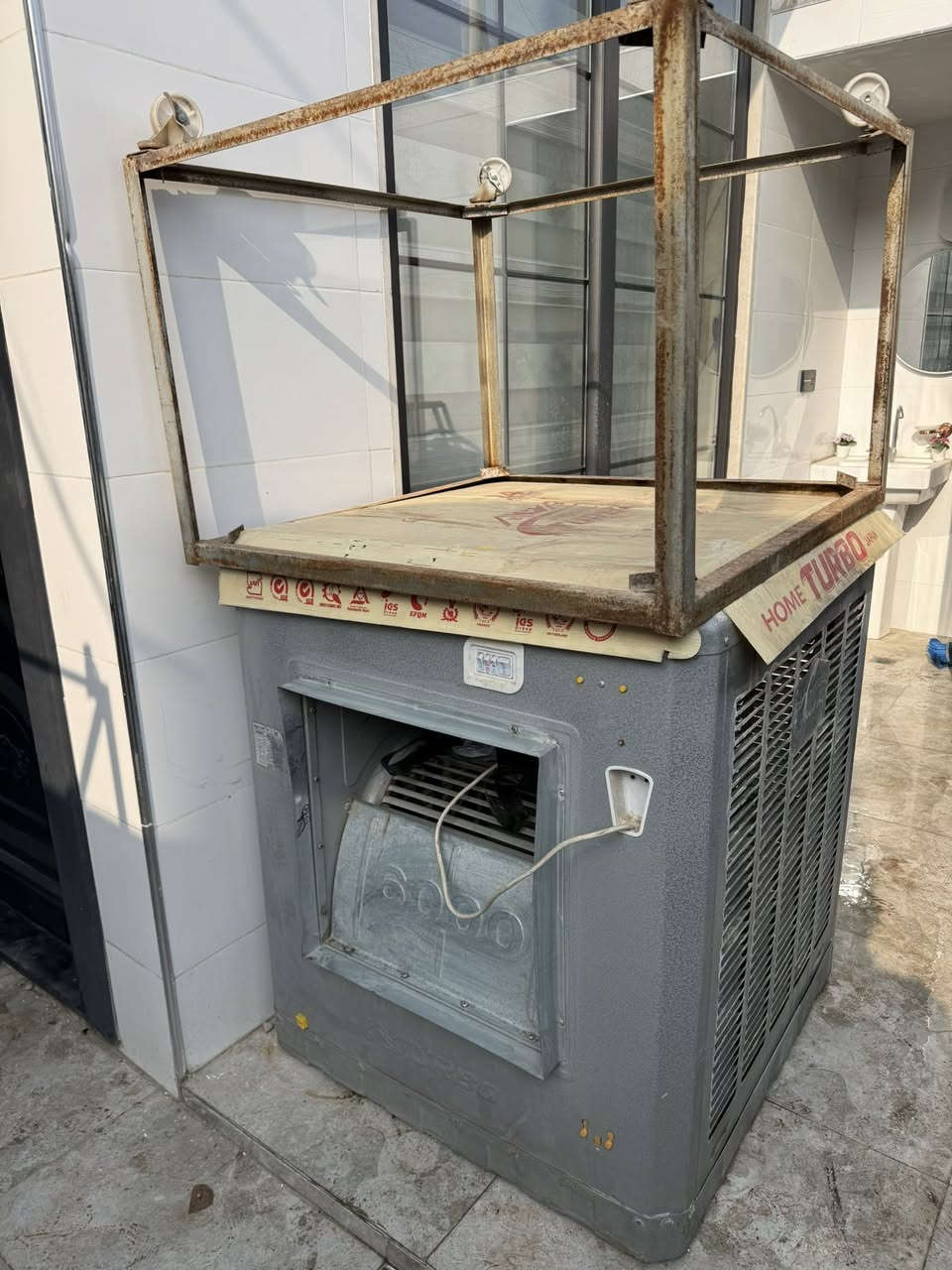 السلام عليكم متوفر غاز وبرميل نفط ومولد بانزين 20 امبير ومبردات حجم 4/5 بلاستك وحديد
متواجد واتس اب *********** صاحب الاغراض
مع الاحترام
