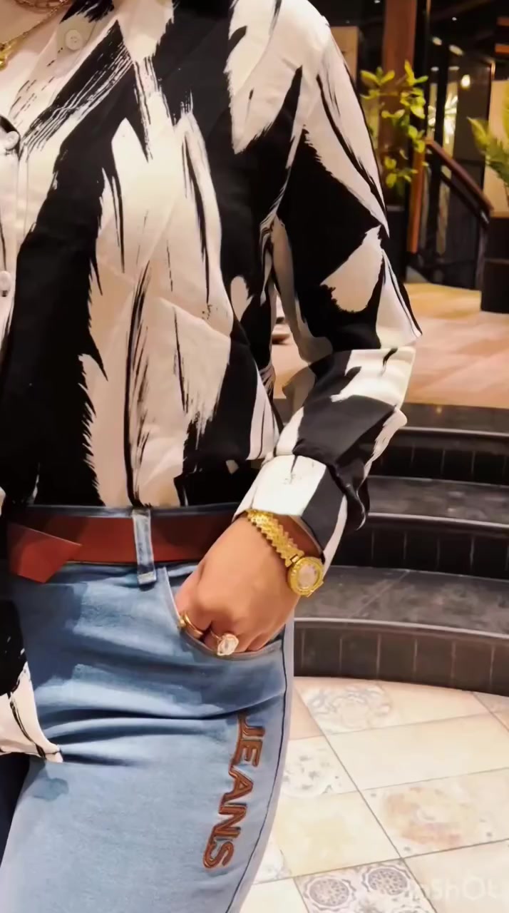 بنطلون جينز نسائي 
+ حزام
القياسات. 40. 42. 44. 46. 48. 50 

السعر : 13الف وتوصيل 5 لجميع محافظات العراق.
توصيل خلال يومين.
سعر فقط بنطلون 13 الف +5توصيل

وسعر القميص. 14الف+ 5توصيل 
مواصفات القميص.
قميص نسائي مقلم

الخامه. ستن الايطالي الاصلي

القياسات.  S. M. L. XL. XXL


**إذا كنت صاحب هذا الإعلان وتريد حذفه لأي سبب، رجاءا أرسل رسالة إلى الدعم الفني**