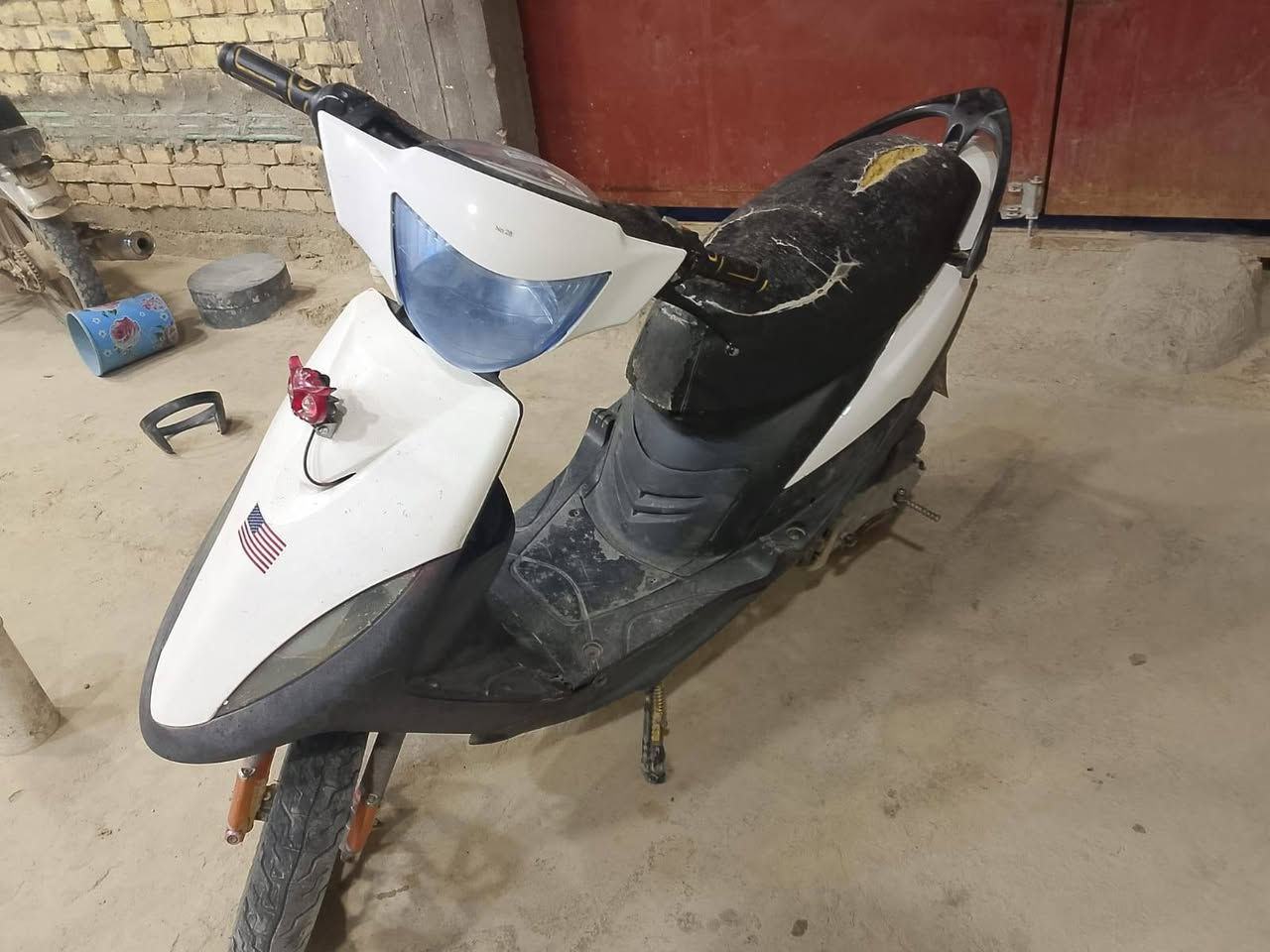 سلام عليكم شباب
ماكس عدله نضيفة كلش مال جناي 

الدراجه خير من الله شلعه ومعدل 

الدراجه موزده خفايف 

وياله رياضي دبلات رياضي سلف رياضي 
بوشه 55

للبيع او مراوس كامكو V2 

السعر 550وبيها مجال للشراي 

ما متواجد بالفيس 

***********
