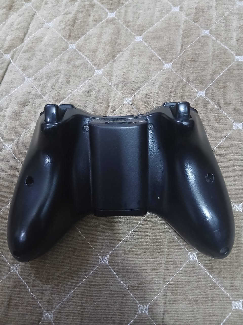 سلام عليكم للبيع جوستك اكس بوكس 360 مستعملة اصلية مو تجارية شغالة 100% السعر 20 الف و بيهة مجال الاتصال على الرقم *********** المكان 
بغداد - الدورة - شارع 60
