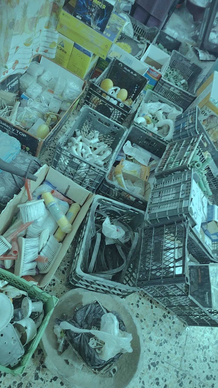 محل تعزيله غراض كله بلباكيت ونضيف الي يريد يتصل ع رقم *********** العنوان كوت حي جهاد قرب جامع جعفر صادق
