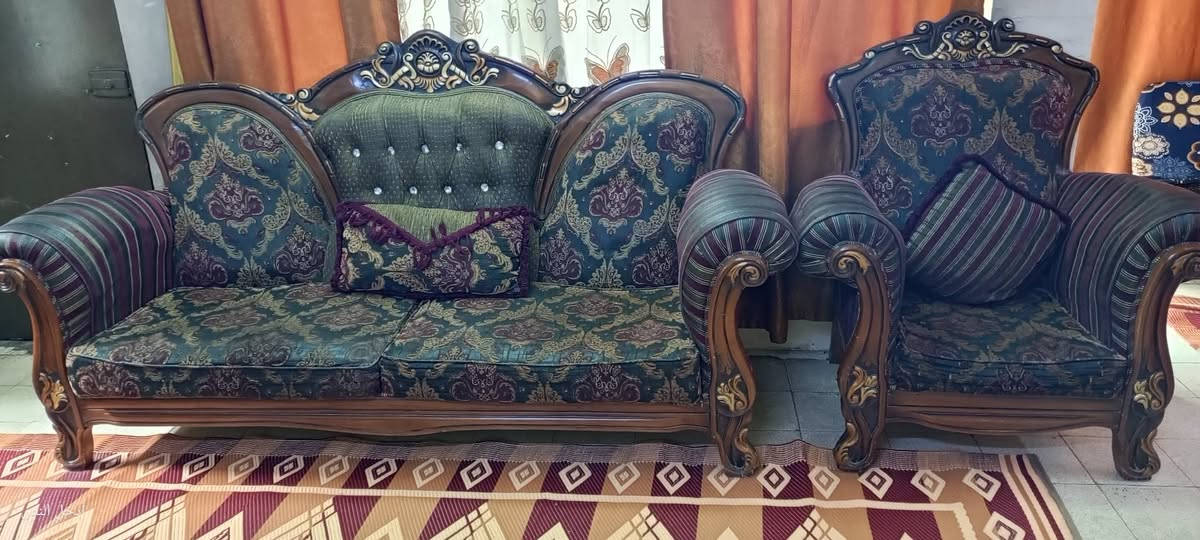 تخم للبيع عشر مقاعد مع كوشات عدد ٦ السعر ٤٠٠ وبي مجال


**إذا كنت صاحب هذا الإعلان وتريد حذفه لأي سبب، رجاءا أرسل رسالة إلى الدعم الفني**