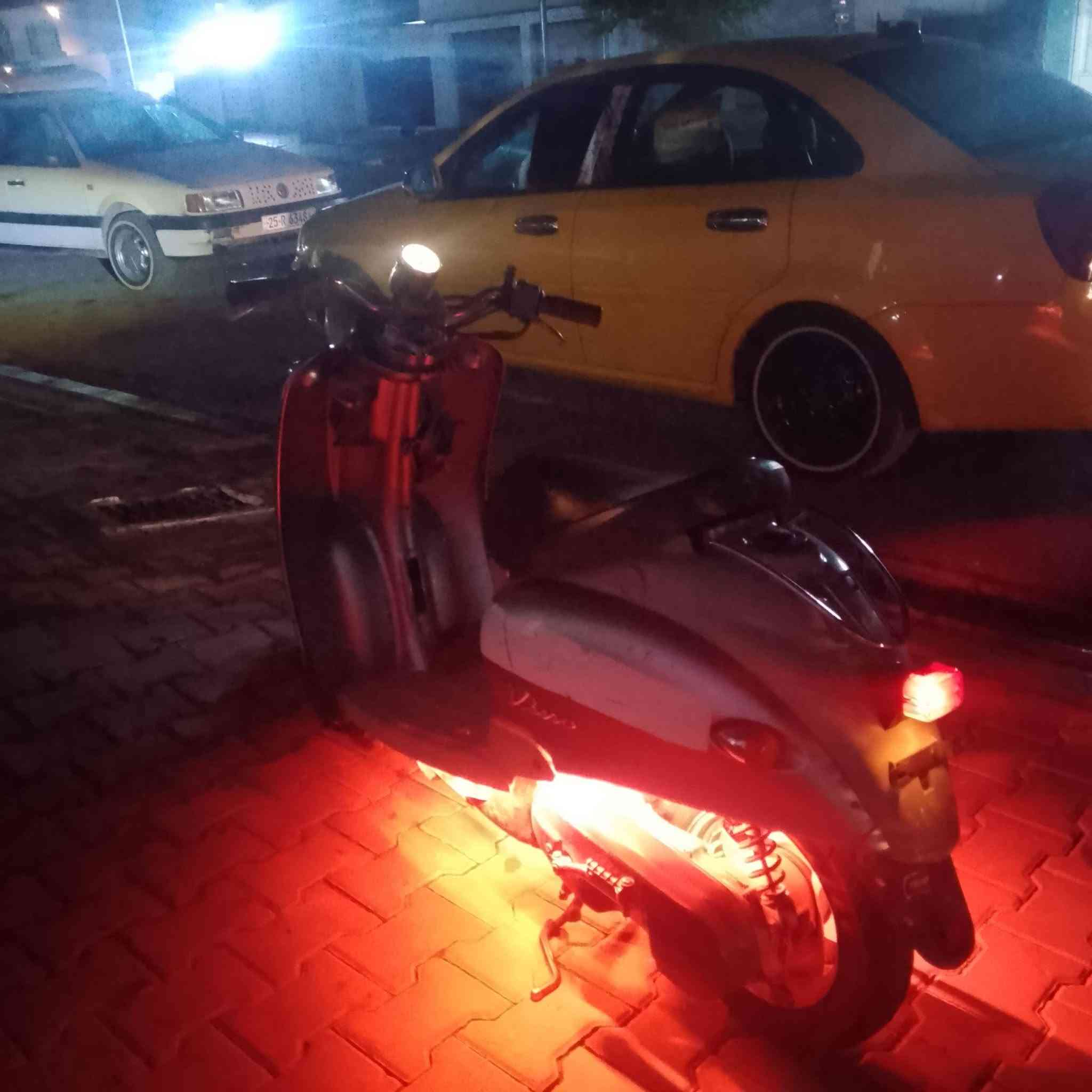 سلام عليكم 
مأطور عبدالحليم نضيف سلف هندر كله جديد اي عيب مابي اشاير جديد تاير جديد محرك نضيف دبلات كله بلادي قايش جديد خرز جديد سعر 350 بي مجال رقم ***********

