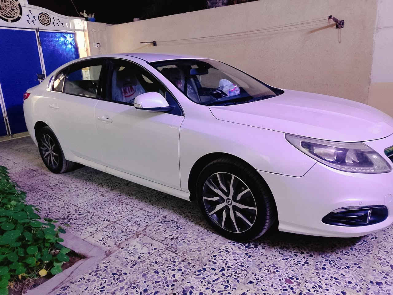 سلام عليكم رينو سافران موديل 2016 خليجي مكفولة كفاله عامه محرك 4 محرك كير حداديه تبريد كفاله ماشيه 178 السياره على وضع الشركه سعر خاص رقم اسيا*********** 
اثير ***********
