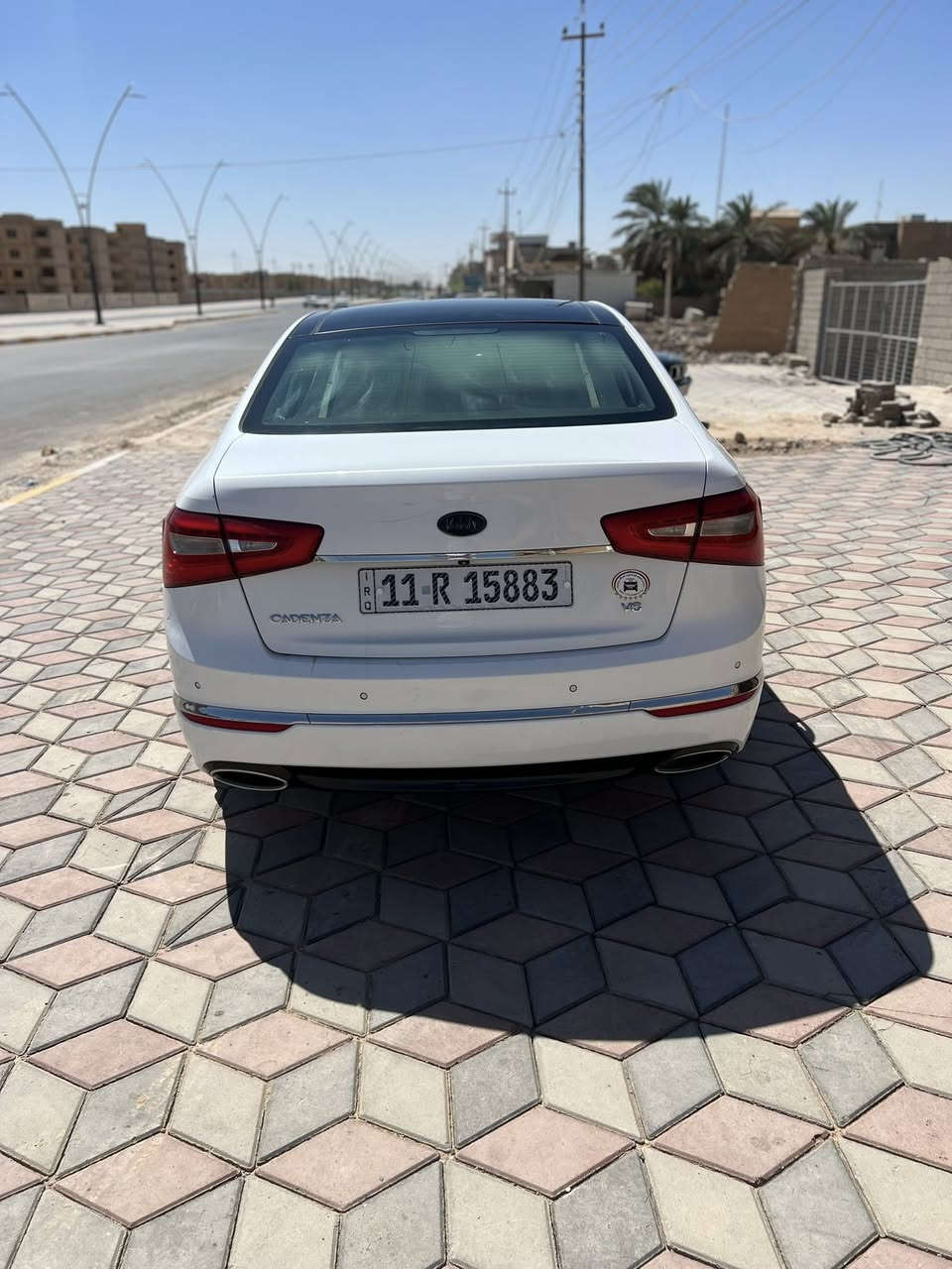 السلام عليكم للبيع او مراوس
بجيب من 2011 لحد 2013 
الموديل 2014 
 كيا كادينزا خليجي  داخل ملكي VIP
السيارة فول ١/١ VIP 
6 سلندر 

المواصفات✅فول فول 
-بانوراما 
-تشغيل بصمة مع بصمة الابواب الامامية
داخل ابيض ملكي VIP
-نظام ترحيب
-انارة بالمرايات والابواب الامامية
-كاميرا وحساسات خلفية
-حساس ماسحات
-بردة خلفية متحركة
-كشنات كهربائية جلد تدفئة وتبريد  
-كشنات خزن ميموري 
-لوحة تحكم بالكشن الخلفي
-لد امامي وخلفي
-تحكم كامل بالستيرن
-شفتات ستيرن رياضي بلادي
-نظام ترحيب 
-اشاير مري+شفط+قلاب 
-محرك مفتوح كازكيت يم علي الحربي و معروف شنو شغله ما بي اي عيب 
وباقي مواصفات الكادينزا معروفه 
السياره بيها فقط بارد بسيط في الهلال و جاملغ الأمامي موضح بصور 

السعر (165 )ورقه بيها مجال

 سيارا بااسمى " تحويل + وكاله بشرط - +سنويه جديده +رقم جديد بغداد انكليزي
***********

العنوان:-صلاح الدين  -تكريت
