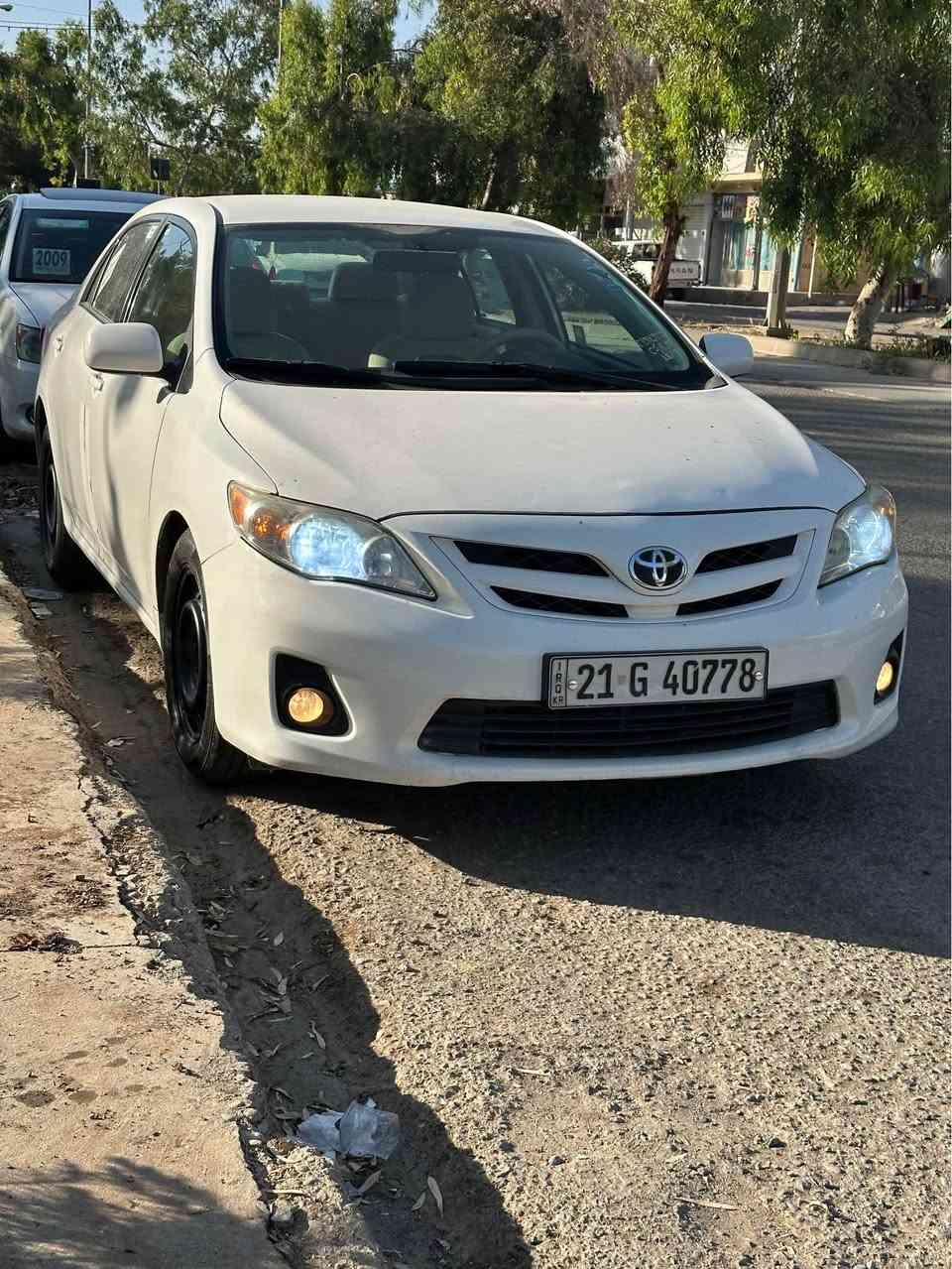 تۆیۆتا کرۆلا ٢٠١٢ کەنەدی 
مەکینە گەورەی گێڕ تۆماتیک 
گێر و مەکینە نەکراوەتەوە 
دوکەل و سەوت و بوخار بە شەرت 
پێش و دوا چرکەی نیە 
تەقە و رەقە و هەموو گیانی بەشەرت 
تەبرید بە شەرت 
تایەی تازە 
زینۆنی لەسەرە 
رەقەم سلێمانیە تا ٢٠٢٩ تازەیە 
١٢٩هەزار حەقیقی رۆشتوە زۆر تازەیە 
سەیارەیەکی زۆر تازە و توند و تۆڵە 
ناو و دەشبولی لۆک لۆکە 
شاشە و کامێرای بۆ بەستراوە 
سەیارەکە هی ماڵە و هە مەعرەز نیە ماڵی دۆستە 
نرخی ١٢١ گەڵا و مەجالێکی برایانە 
تکایە گەر کریار نیت با سەری یەک نەیەشێنین 
*********** شمشمل, السليمانية
