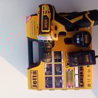 دريل شاحن • ألماني • نادر الاستعمال