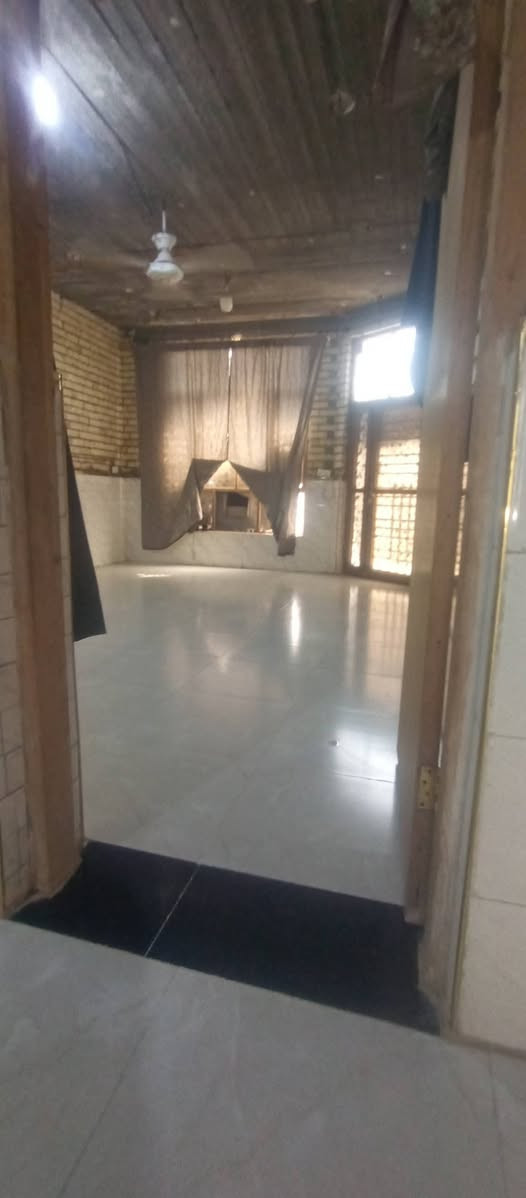 سلام عليكم اخواني الاعزاء موجود للبيع دونم وبي بيت كامل امكمل عدة الابياض وبي محلات عدد 2 وبي محطة مي ارو هم وبي مي سقي للكاع وبي بير حلو مو مالح صالح للسبح والغسل قرار 117زراعي بي مكاتبة وكالة من صاحب الأرض نفسه بعد الجسر الفرنسي البيت مسافة كيلوين أقل شوية عن الجسر الفرنسي الوجه 20 والنزال 125 البيت متكون من استقبال ومطبخ كامل كلة سيراميك المطبخ و3 غرف نوم اثنين قياس كل وحدة منهم 4وربع في4 وربع وحدة جبيرة 5في4 وخدمات خارجية وخدمات داخلية البيت جاهز من كل النواحي بس الابياض نقص... أرضية بورسلين
***********👉واتساب متواجد علة هاذ الرقم 
وإني آسف علة الإطالة سعر البيت 125 وبي مجال أنشأ الله اخوكم وخادمكم أب رسم الخدمة متواجد رصيد واتساب *********** 👉 واتساب ورصيد وتتدللون أنشأ الله والشراي ايشلع اعيوني #الجميع
