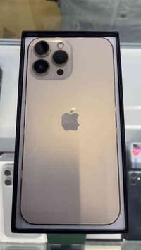 ايفون 13 برو ماكس لون ذهبي الجهاز نضافة مية بالمية ذاكرة 128 بطارية 85...