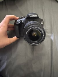 Canon 2000d Ef-s 18-55 عدسة  نضافة %100 تجي ويا كامل ملحقاتها من  بطار...
