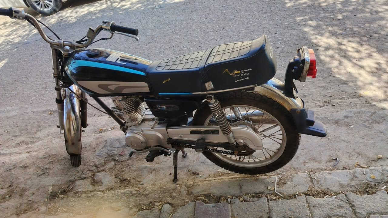 نامه اصلي بدون وراق مكفوله عشارين
مكينه جديده الصليه مان نامه ***********وتساب  السعر 600
