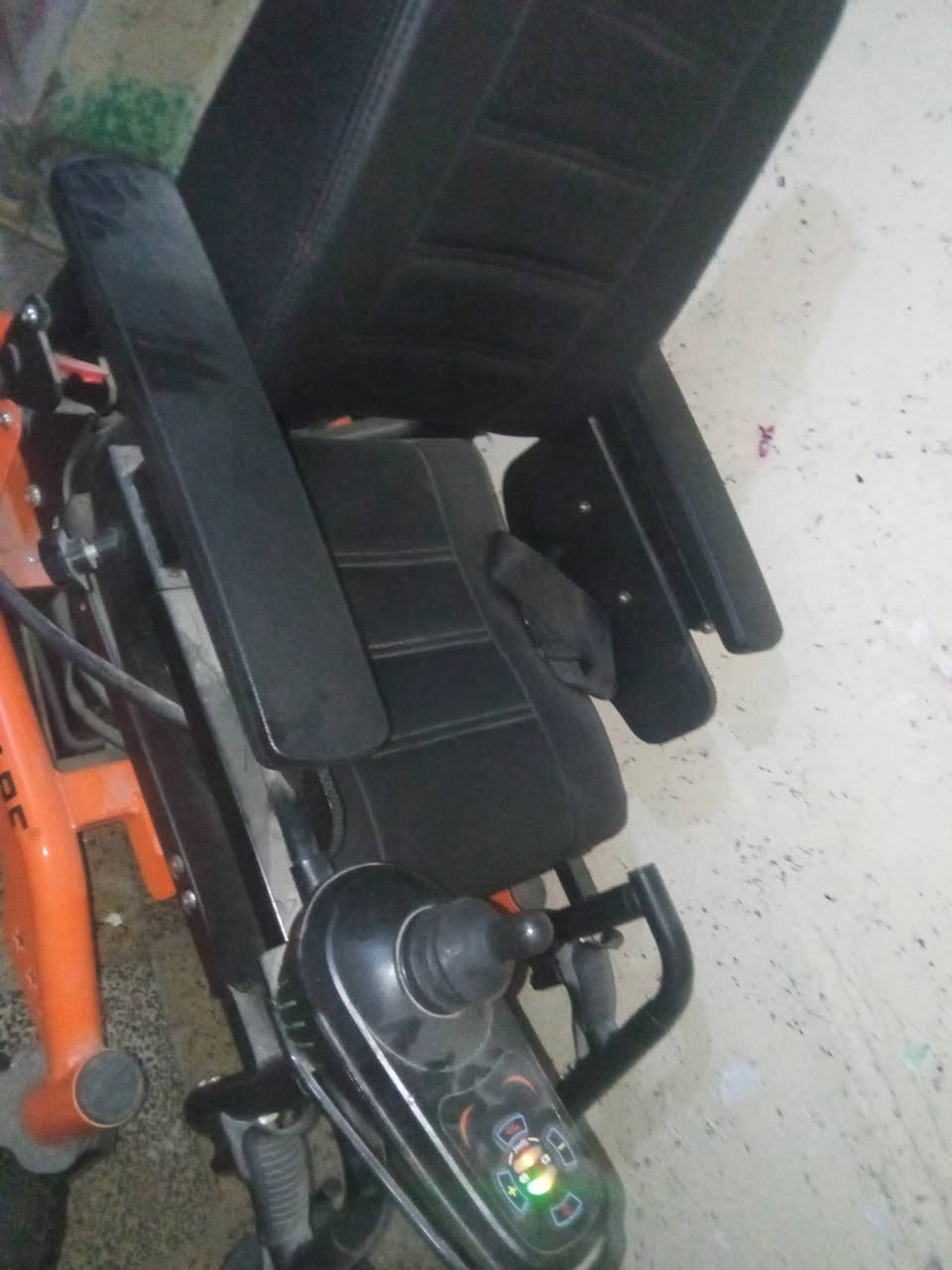 السلام عليكم كرسي ع الشحن والله ما ماشيه بيه فقط مرة جديده كلش السعر خاص


**إذا كنت صاحب هذا الإعلان وتريد حذفه لأي سبب، رجاءا أرسل رسالة إلى الدعم الفني**