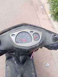 سكنس حلوه بيها نواقص باتري السعر 300 وبيها مجال عنوان الكمالية 0773410...