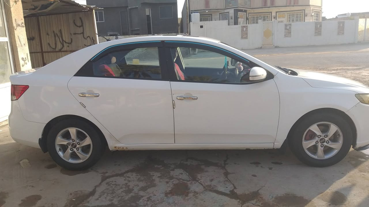 سلام عليكم  
سيراتو للبيع موديل 2013 مكفوله كفاله عامه 
السياره تدفه وتبريد ثلج السياره بسمي تحويل ثاني يوم
حادثه بس باب الصدر مصبوغ ولباقي موضح كدامك 
تخم تايرات جديد بادري جديد السياره ماضب عليه برغي
ومكاني بابل قضاء المحاويل والسعر خاص وتصل وبيك 
خير ودلل 💬 *********** 💬
