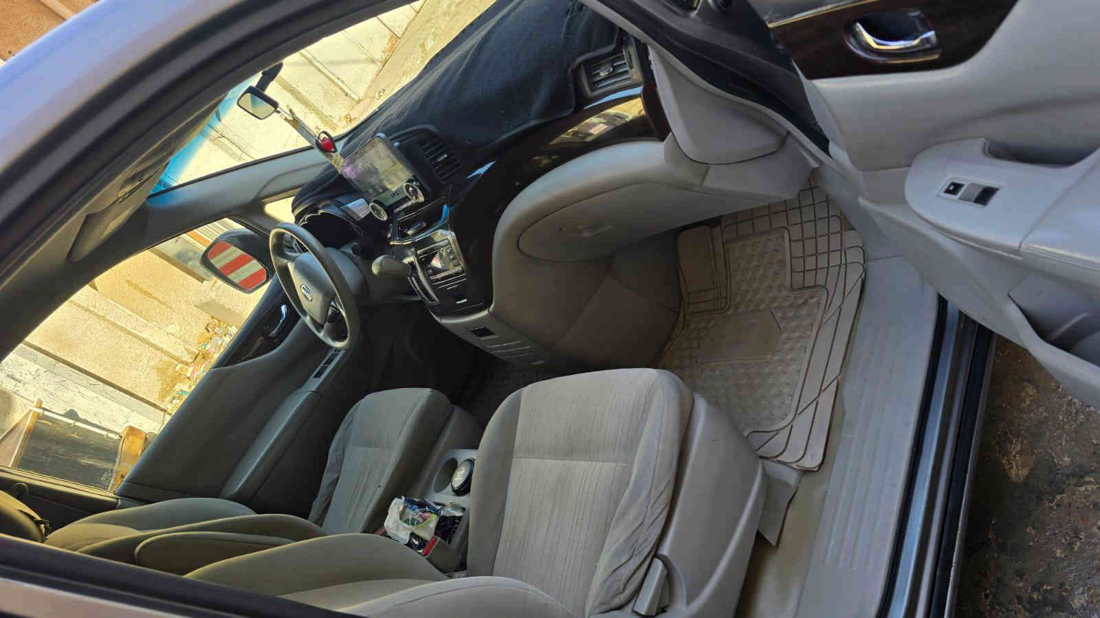 السلام عليكم
شعندك للمراوس🤗
نيسان 7راكب كويست 2012 للمراوس شعندك مارسيدس نزل مع ذكر التفاصيل 
سيارة على وضع الشركة كهربائيات بلاديات محرك وكير وتبريد كفالة عامة تخم تايرات جدد باتري جديد 🔨 السيارة مال بيت رقم بغداد الإنكليزي باسمي سونار مرفق مع الصور 
مكاني بغداد الكرخ 
*********** متوفر واتساب
