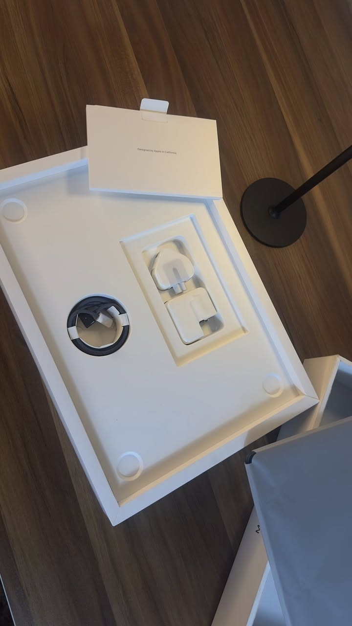 منين تلكون هيج قطع دلال وجمال🫰💙
https://t.me/Appllle_Product
Macbook Air m3 
15 icnh 
Ram 16 
Hrad 256 
لون مدنايت 
شباب القطعة اوبن بوكس فقط 
( غير مستخدم)
يعني جديدة ما مستخدمة مفتوحة لغرض الفحص فقط والتأكد من سلامة البطارية، كيس الشاشة وكيس الماك بوك وحتى الملحقات بلزكتهم انتاج 2024 
   
للطلب والأستفسار ارسال رسالة 

قناه التلي  انظموا الها انشر بيها ماكات
https://t.me/Appllle_Product

تيك توك
www.tiktok.com/@wolf.wiq
انستا
https://www.instagram.com/wolf.wiq/profilecard/?igsh=MXdpZG5maTQ5N3p1ZA==


**إذا كنت صاحب هذا الإعلان وتريد حذفه لأي سبب، رجاءا أرسل رسالة إلى الدعم الفني**