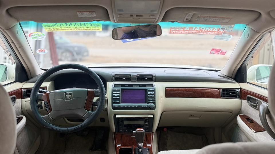 جنون 2002 كفاله عامه من الكص والصبغ مع عدى ملاحظات بسيطه بلاديه جديده محرك كير شرط الكفاله حتى من الفتح  اربع دكم فول مواصفات ما عدى الفتحه ثلاجه سيدي 12 قرص برده خلفيه فول مواصفات دمامات خلفيه كرستال اصل جديده بمعنى الكلمه سعرها حلو ومناسب 138 وبيهه مجال بسيط كلش حك الجيه فقط رقم الهاتف *********** عنوان بصره قضاء المدينه
