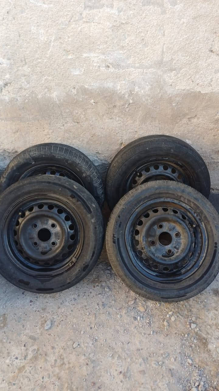 8 تايرات مال سايبا 3طاكات 4نص عمر عندي اسبيره مال 26مامستخدم ابد عنوان بغداد شعب بوب شام ***********

