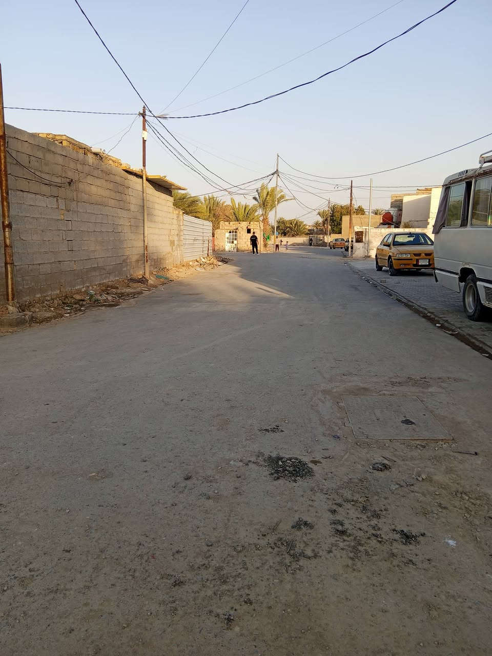 قطعة أرض للبيع فقط مسيجه مساحته 300 وباقي المساحات موضحه في الرسم

مكان القطعه سماوة في منطقة أم الهوش قرب مستشفى الاطفال 

الخدمات الموجودة جديده وكامله / مياه . ومجاري . وكهرباء . وضوئي . ومقرنص . وتبليط بعد عنه 5 أمتار  

القياسات / واجهيه 25 / ضهر 15 / وباقي القياسات موضحه بل رسم 

السعر 16 وبيه مجال 

الرقم *********** واتساب
