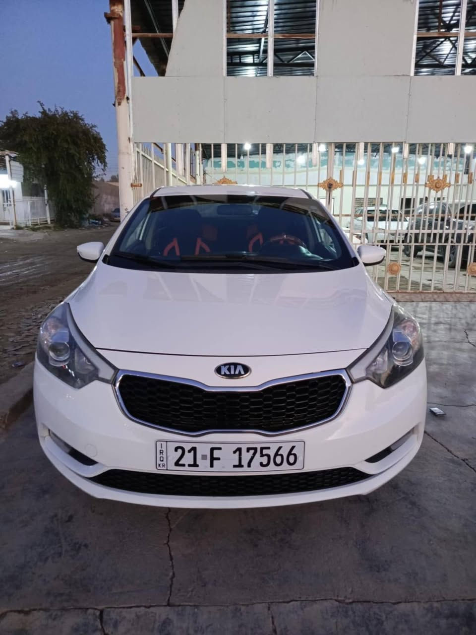 سلام عليكم سيراتو 2013 شكل ال14 الصبغ نص جاملغ خلفي والباب يعني قطعه ونص فقط رقم سليمانيه دولي لل30
محرك1600 دوش لافتح ولاتبخير ولاتنقيص
تحكم ستيرن جهتين
سبايدر بلادي
شاشه كامره
ماشيه 190
ويل١٧ بلادي
مكان السياره (سامراء) 
السعر $117وبيه مجال
الشراي يتصل ***********
