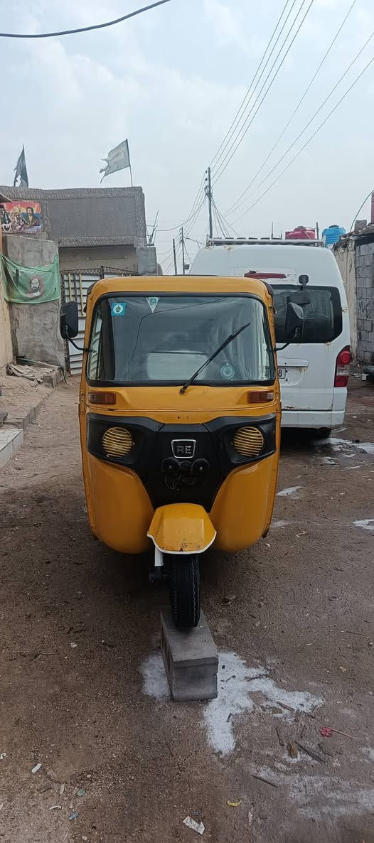 سلام عليكم تكتك للبيع باجات مديل٢٠٢٠جاهزه مكينه مجفته معمره وبيه صبغ رقم أنكليزي ظال على أستلام لوحات لسعر(٤٨٠٠) ***********) بكاني بصره خمس ميل
