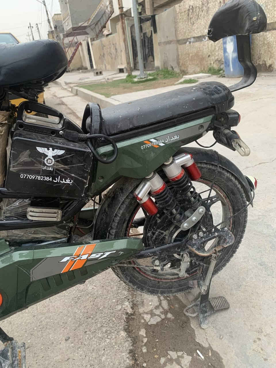 دراجة شحن للبيع 
حجم ٢٠ 
بطاريات جديدة ليثيوم
موديل ٢٥ 
سعر ٣٥٠وبيها مجال
مكانها الدورة نهاية شارع ٦٠ 
***********
