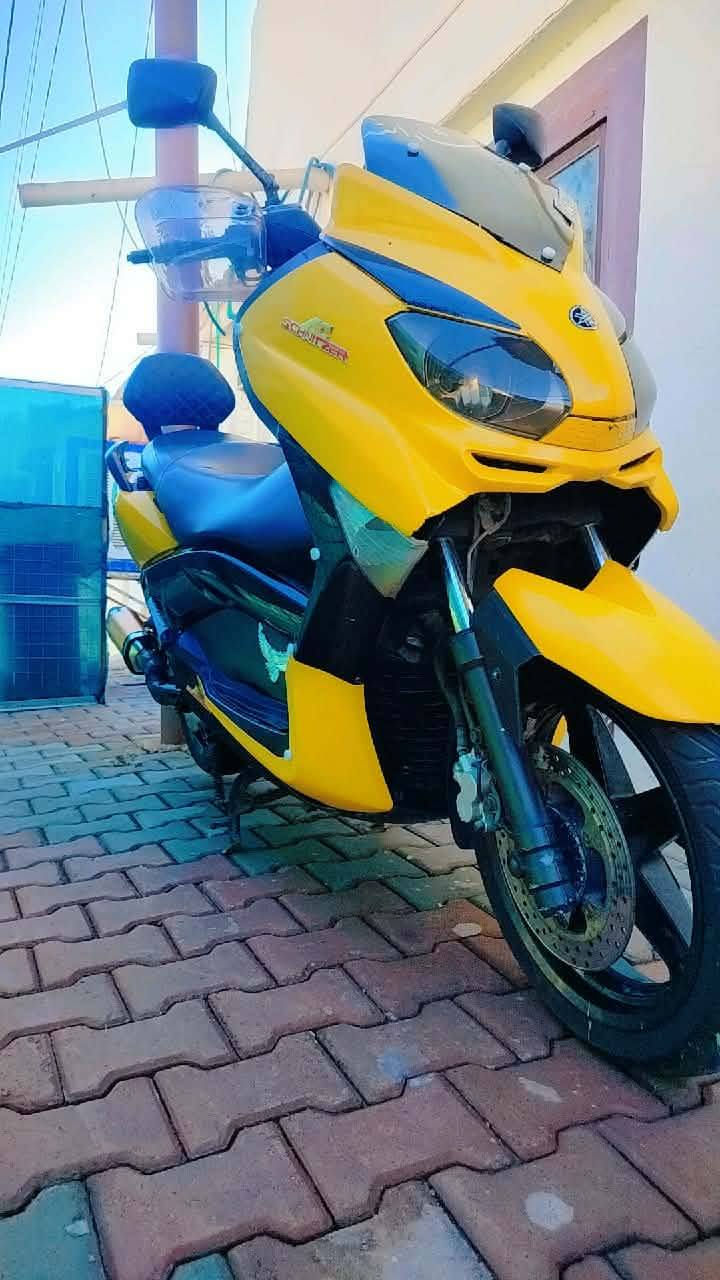 سلام عليكم دراجه اكس ماكس  للبيع خير من الله هاذه رقمي ***********
