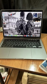 MacBook Pro m2 13.3 ing 2022 Ram: 8 SSD: 256 Battery :95  Cycle: 75  P...