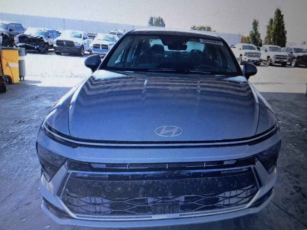 🚨 تنويه مهم
هذه السيارة معروضة بالمزاد الأمريكي 🇺🇸
والمزايدة والشراء تتم عن طريق مزاد دبي لمزاد السيارات الامريكي 🇮🇶
───────────────
📅 تاريخ المزاد: 
الاثنين 12/1/2026
💰 السعر: يتحدد في المزاد 
2025 Hyundai sonata sel 
⚠️ الضرر المسجّل : خلفي
📊 الممشى: 13.211 
🛠️ المحرك 2.5L/4
───────────────
📍 نظام تتبع مباشر: تشوف سيارتك لحظة بلحظة
🚛 تخليص كامل عن طريق الشركة بضمان.   
ملاحظه جدآ مهمه شركتنا وفرت إلى زبائنا الكرام أن يكون دفع المبلغ بشكل دفعات لحين وصول السياره الى ميناء ام قصر 
───────────────
📞 للتواصل:
📲***********
📱 ***********
📍 موقع البصره تقاطع المشراك مقابل مستشفى المواساة
