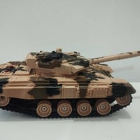 دبابة بلاستيك • حجم كبير • بدون ريموت